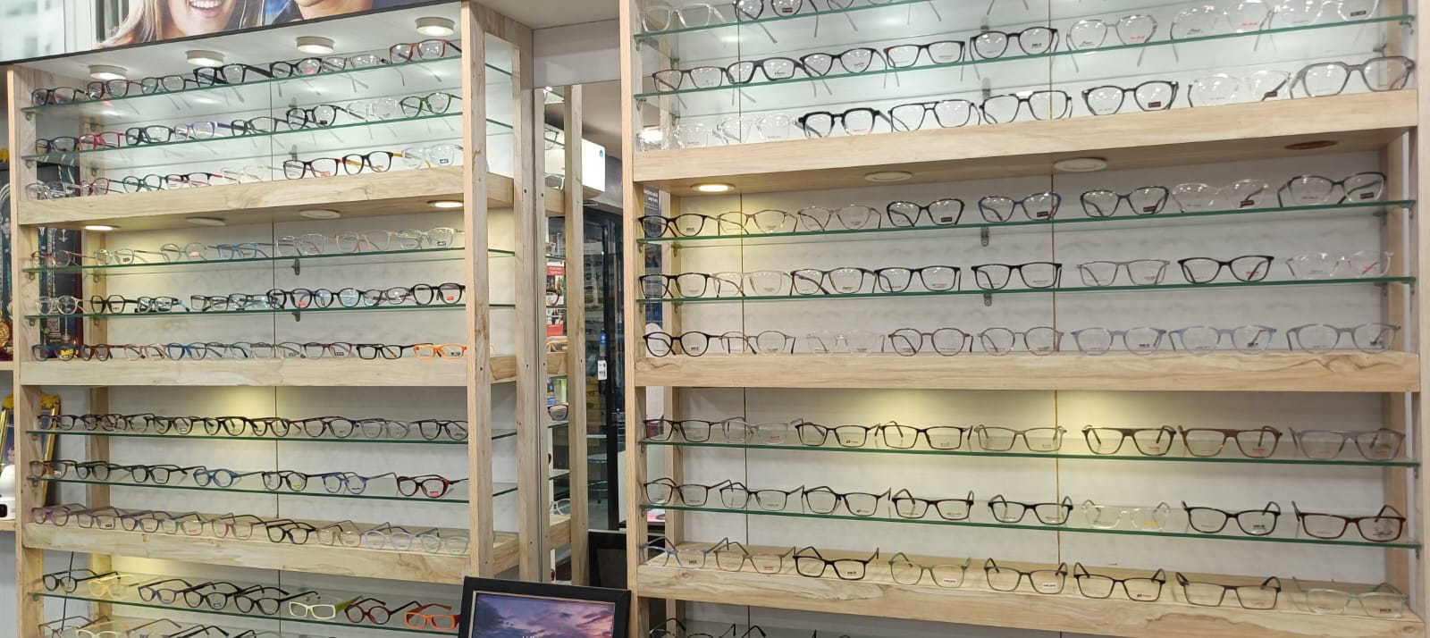 Vision Plus Guduvanchery frames collection showroom interior